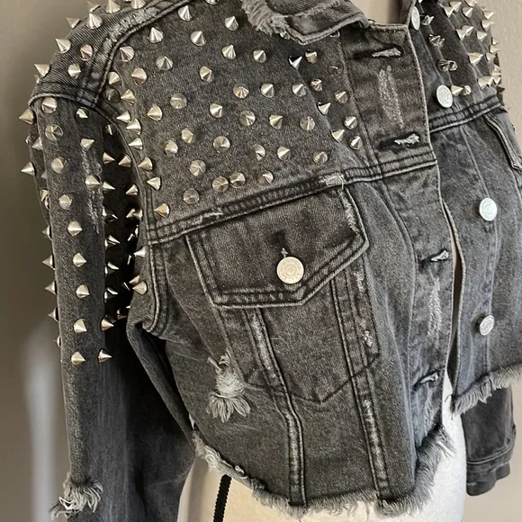 AZALEA WANG metal stud crop denim jacket AKIRA rare - Picture 6 of 12